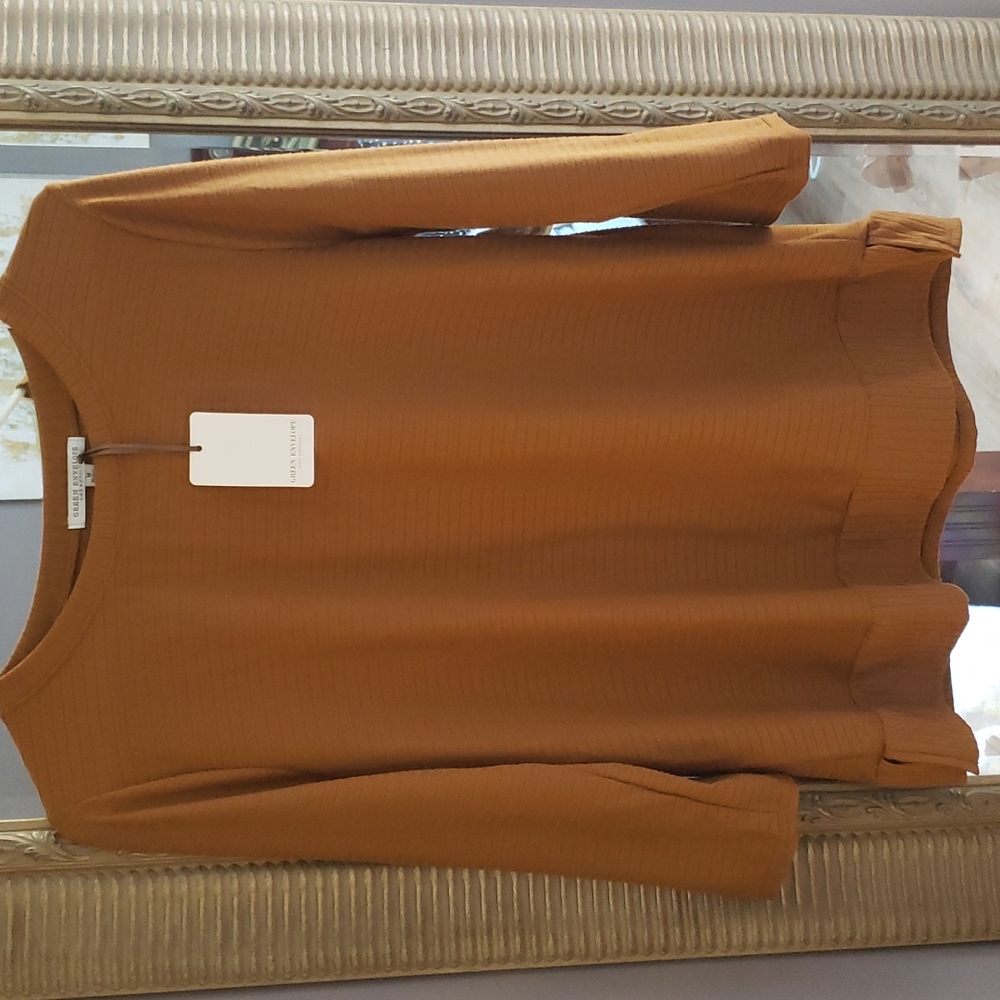 NWT brown top